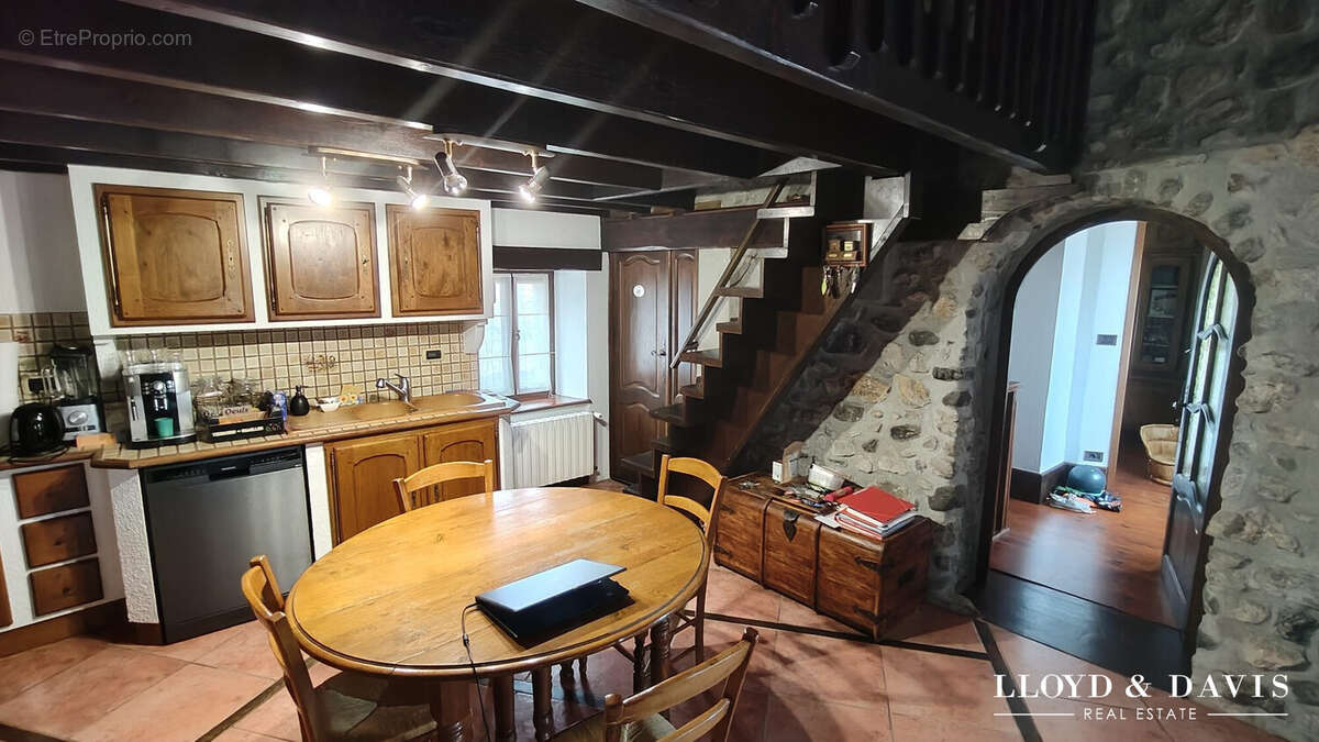Maison à CHOMERAC