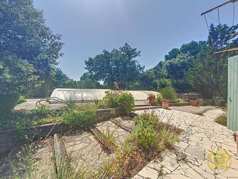 Maison à SAUVETERRE