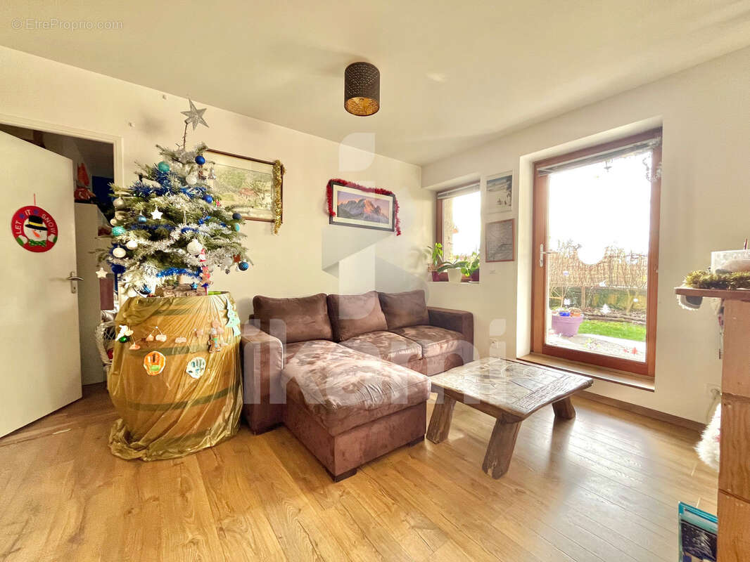 Appartement à GROISY