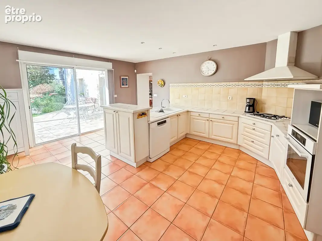 GERS (32) – À 10 min d’Aire-sur-l’Adour – Superbe maison en pierre rénovée de 160 m², 4 chambres, terrain arboré de 1 592 m² - photo 5