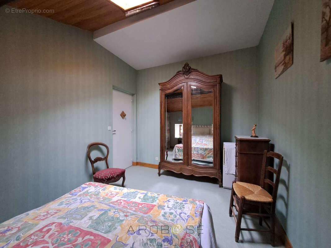 Maison familiale en pierre avec vue panoramique, verger et dépendances. - photo 33