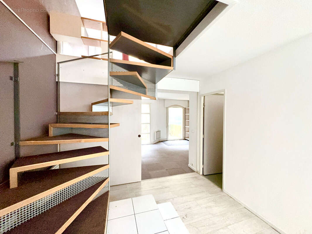 A Avignon intra-muros - Appartement 3 pièces 100 m2 - photo 6