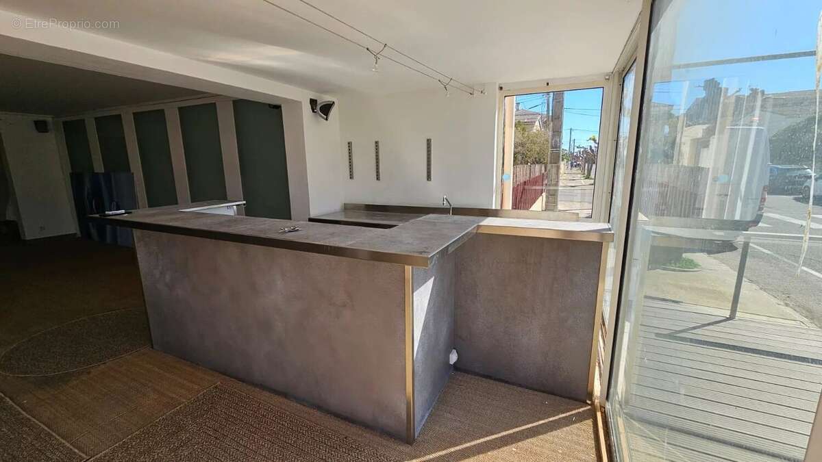 Commerce à GRUISSAN