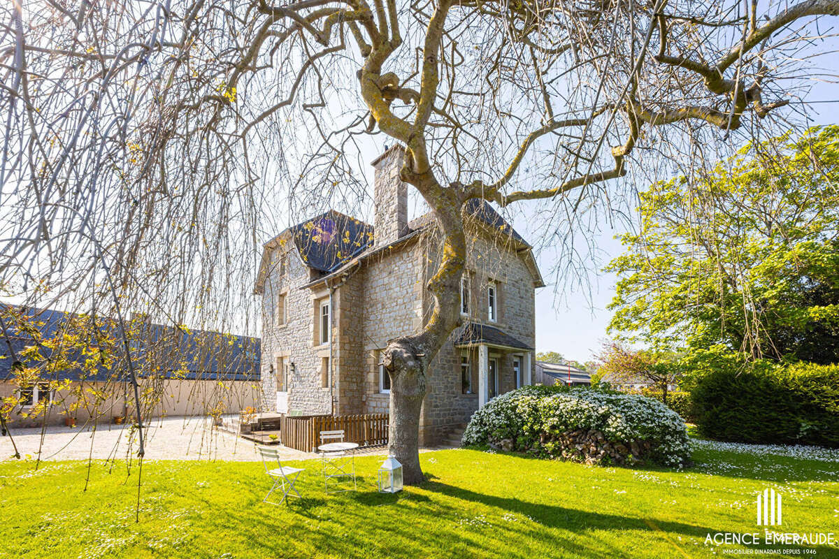 Maison à LE MINIHIC-SUR-RANCE