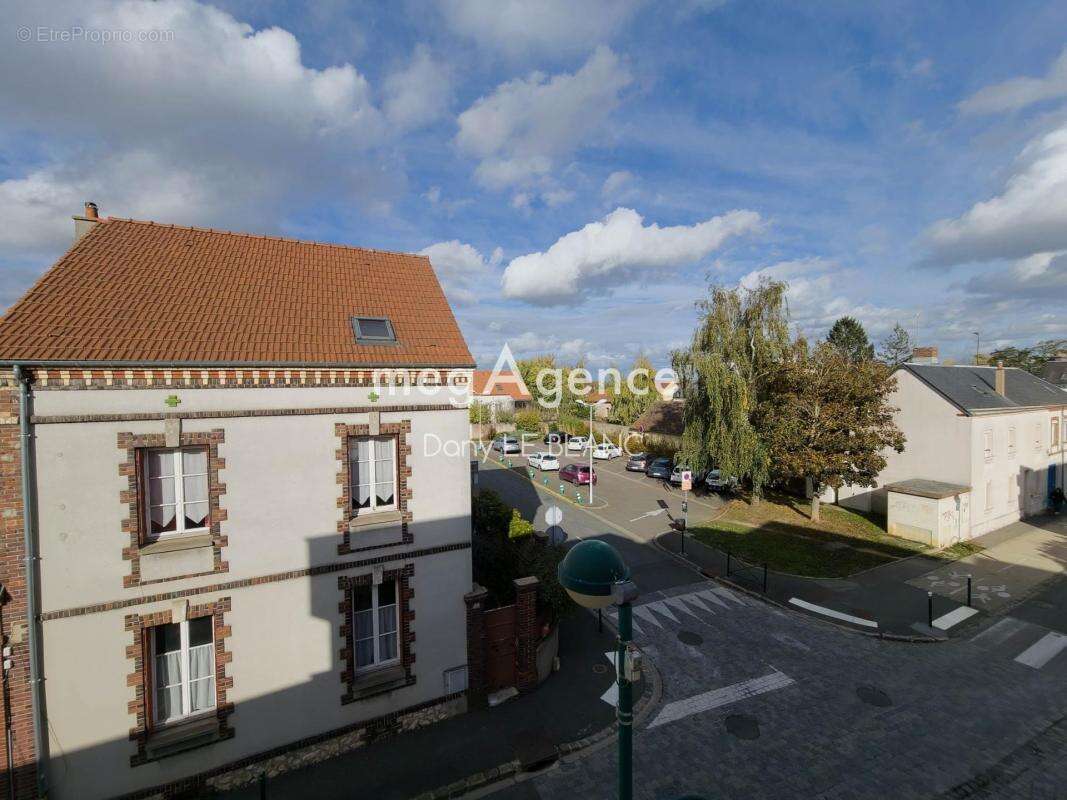 Appartement à MAINVILLIERS