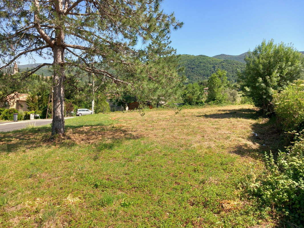 Terrain à LE POUJOL-SUR-ORB