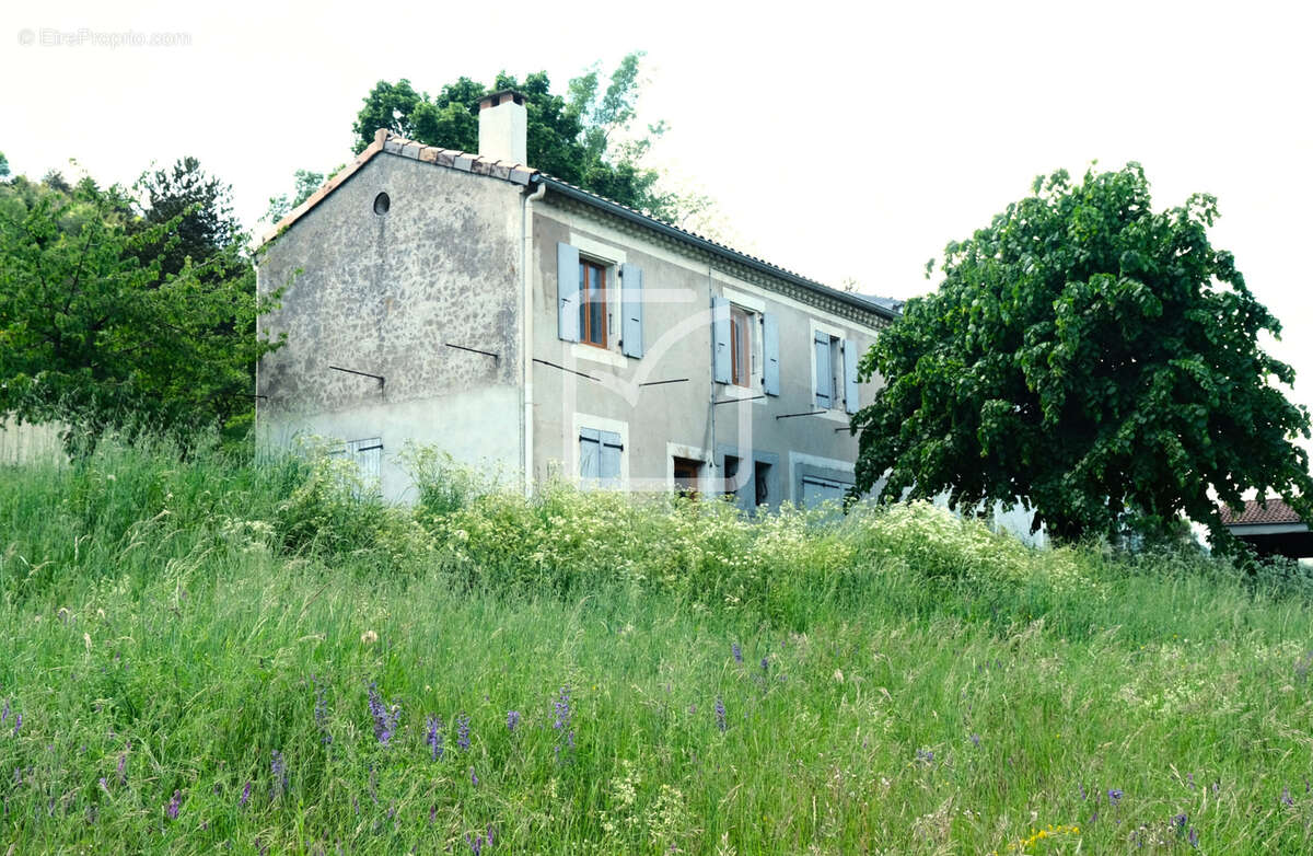 Maison à rénover sur terrain de 1050 m2 - photo 7