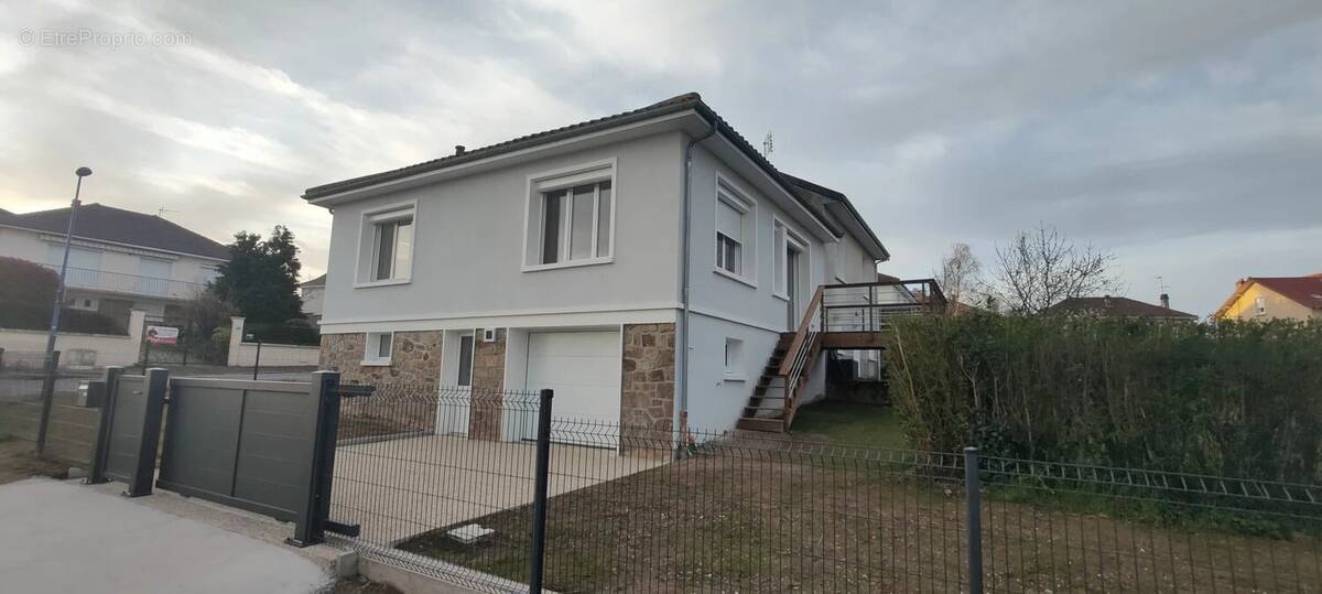 Maison à SAINT-JUNIEN