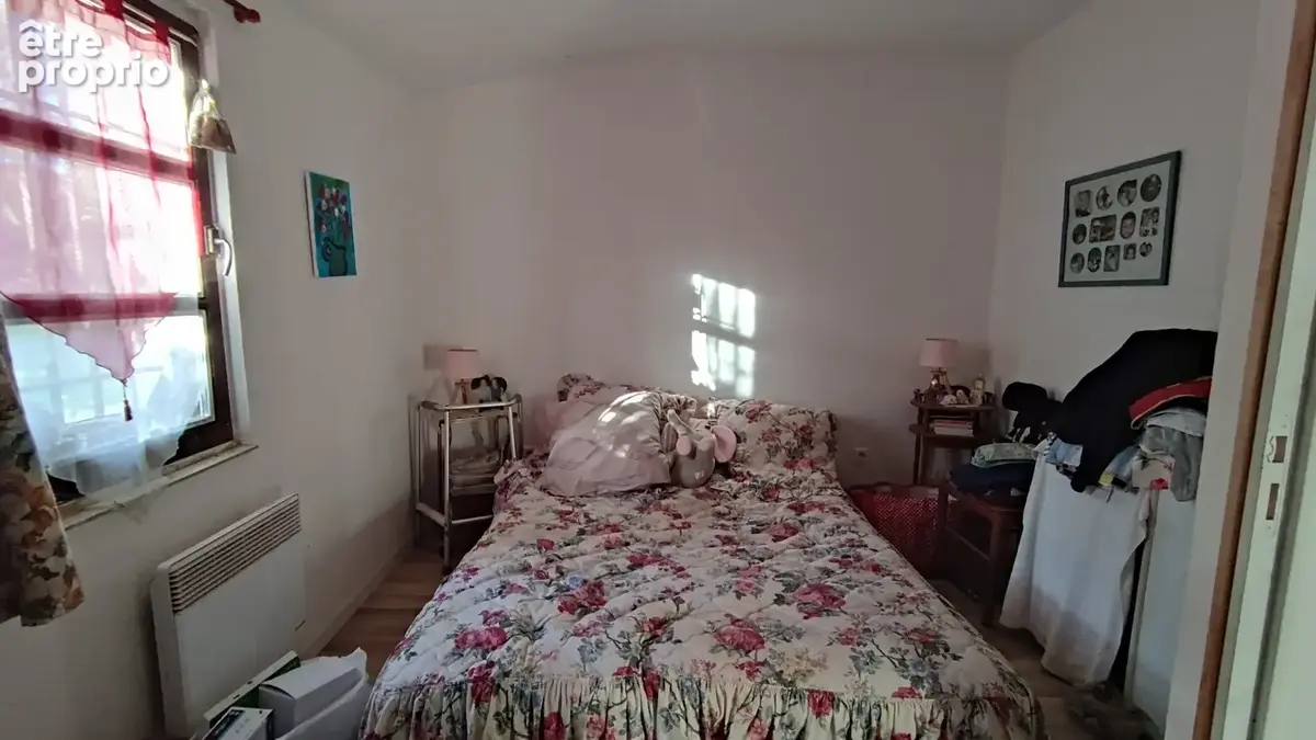 Maison contemporaine des années 80, avec un terrain clôturé de 3214 m2 - photo 10