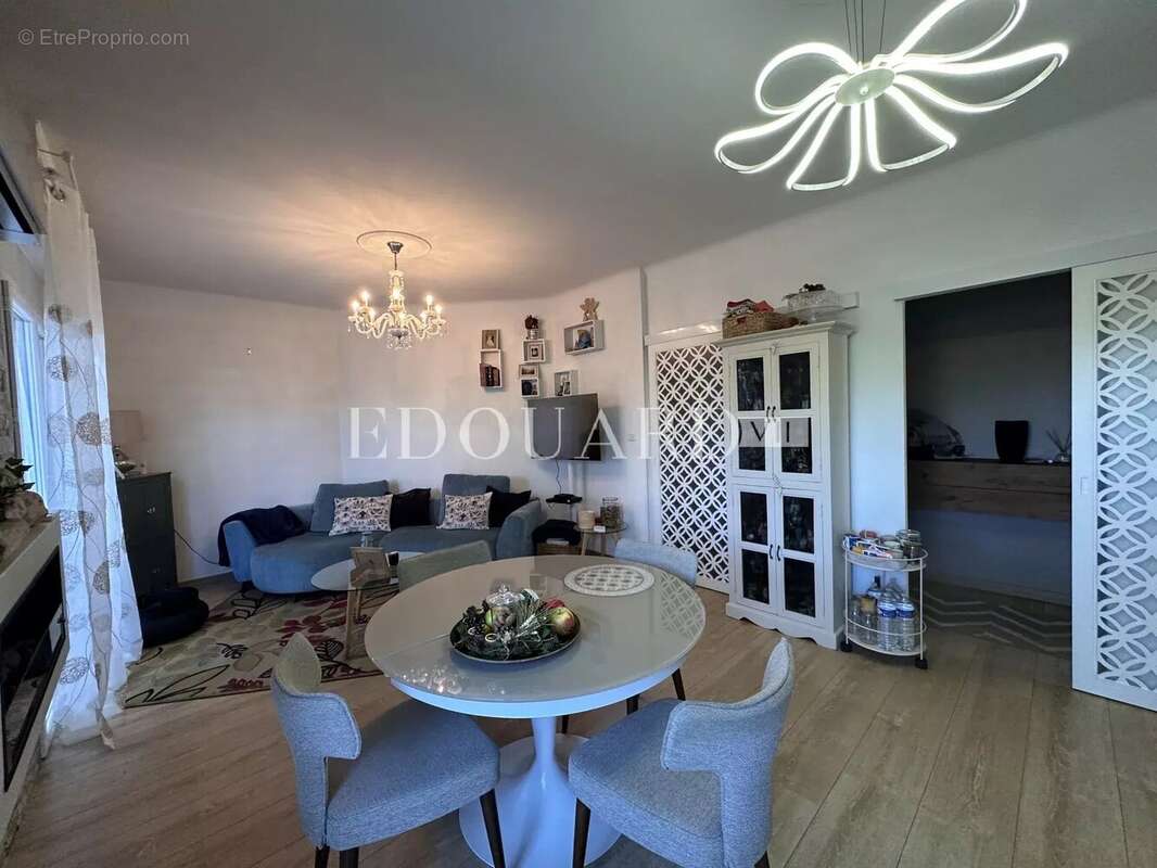 Appartement à ROQUEBRUNE-CAP-MARTIN