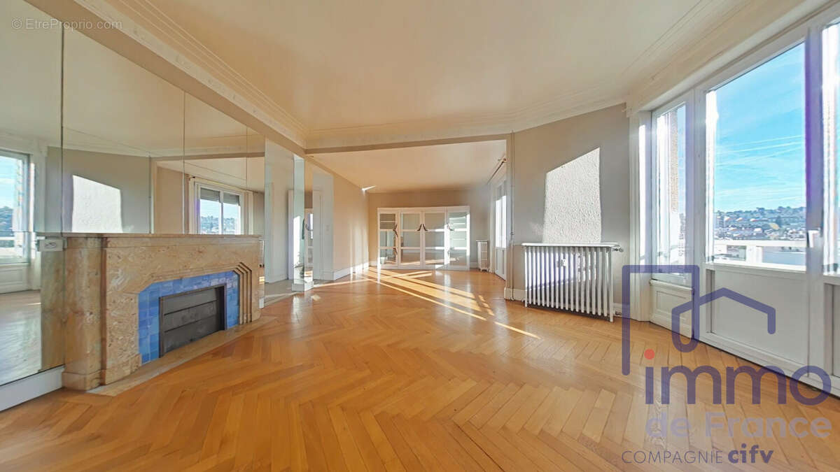 Appartement à SAINT-ETIENNE