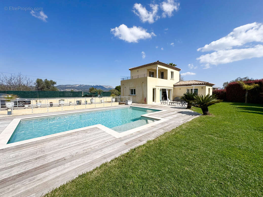 Maison à SIX-FOURS-LES-PLAGES