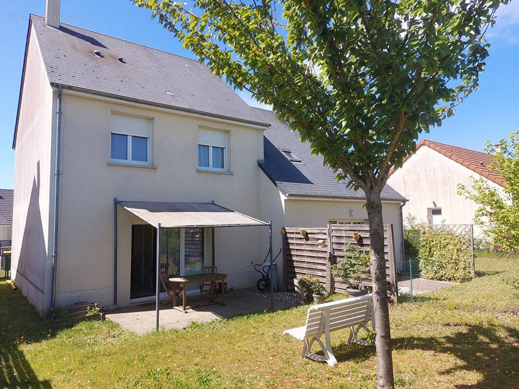 Maison à LA CHAPELLE-SAINT-URSIN