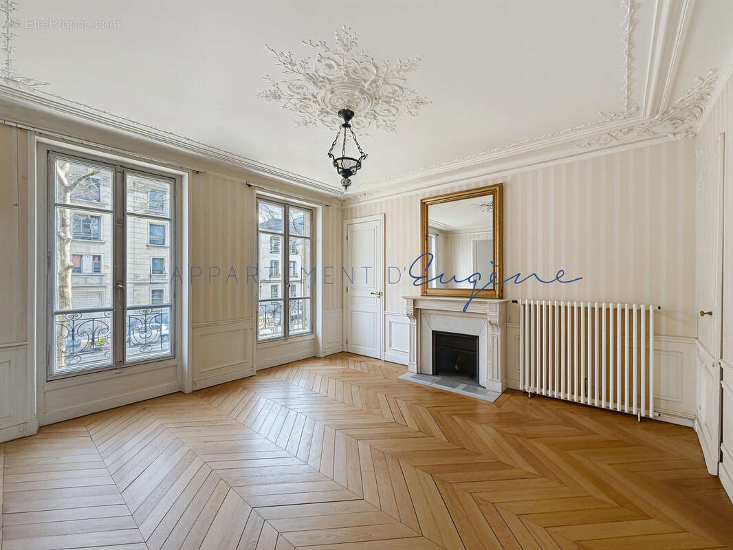 Appartement à PARIS-15E