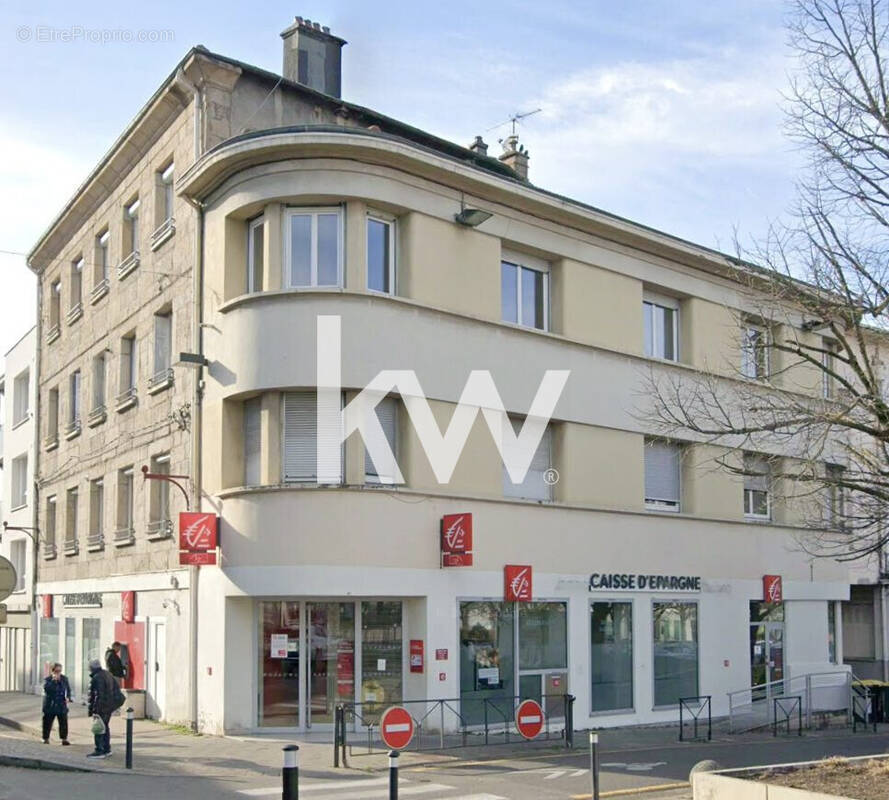 Appartement à LE CHAMBON-FEUGEROLLES