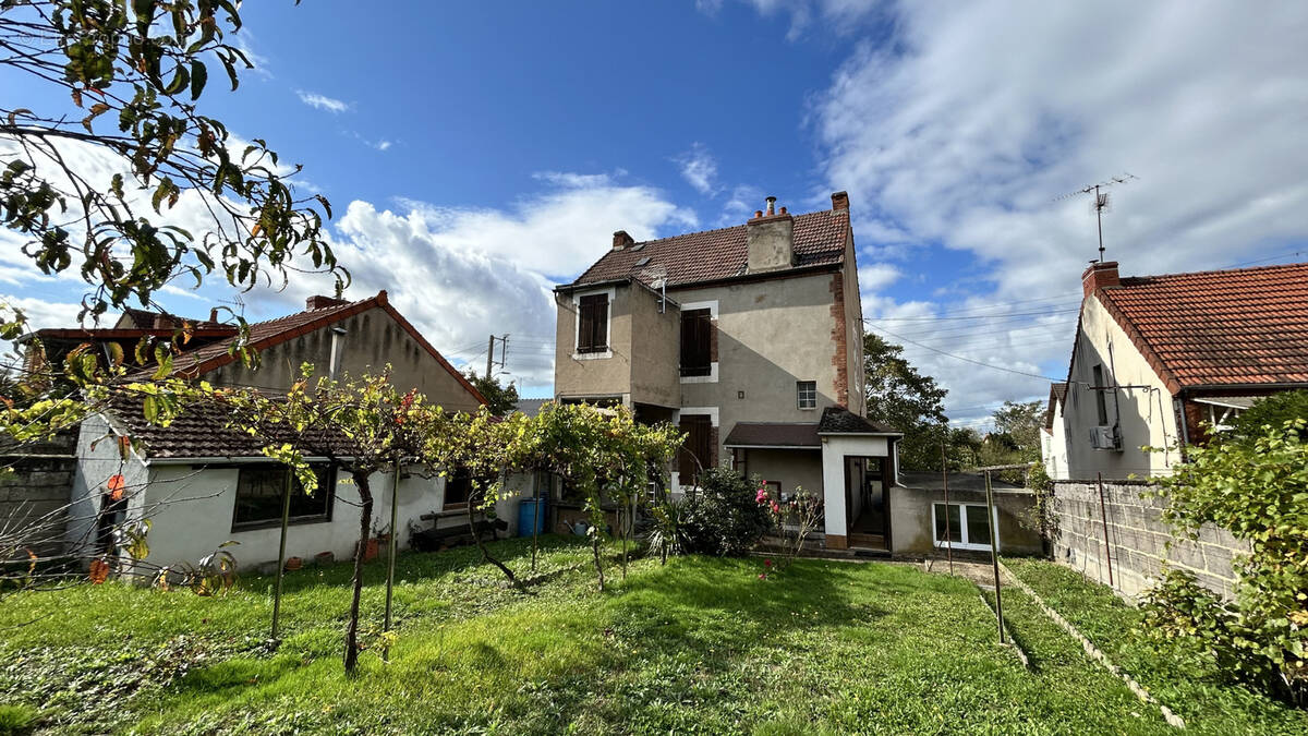 Maison à MONTLUCON