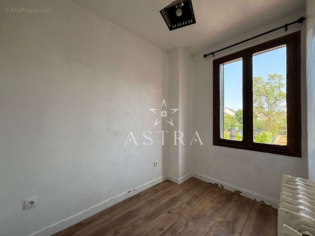 Maison 4 pièces - 83,78 m² - Travaux de rénovation à prévoir - photo 5