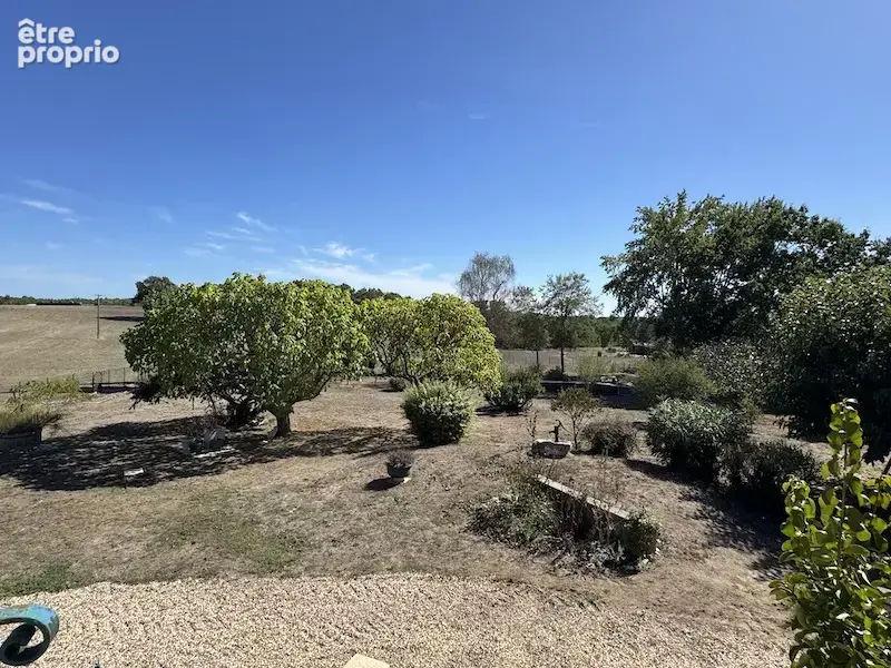 Spacieuse maison d'architecte avec des dépendances et grand jardin - photo 8