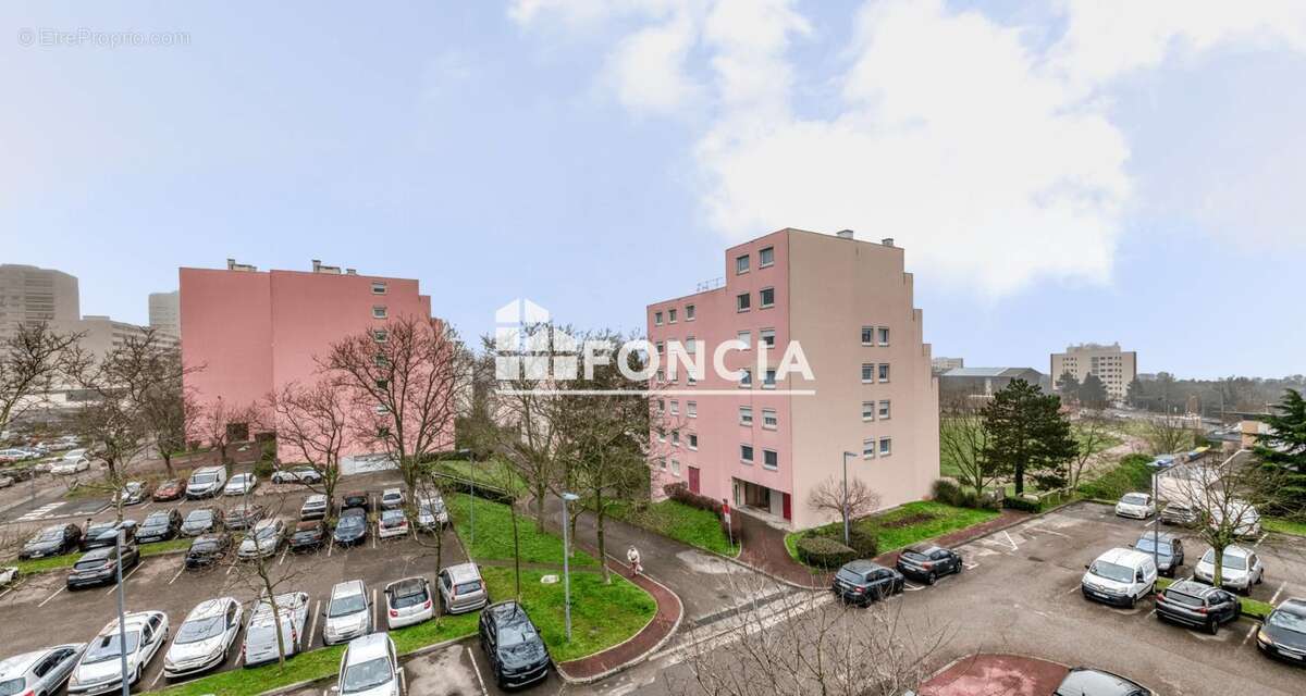 Appartement à RILLIEUX-LA-PAPE