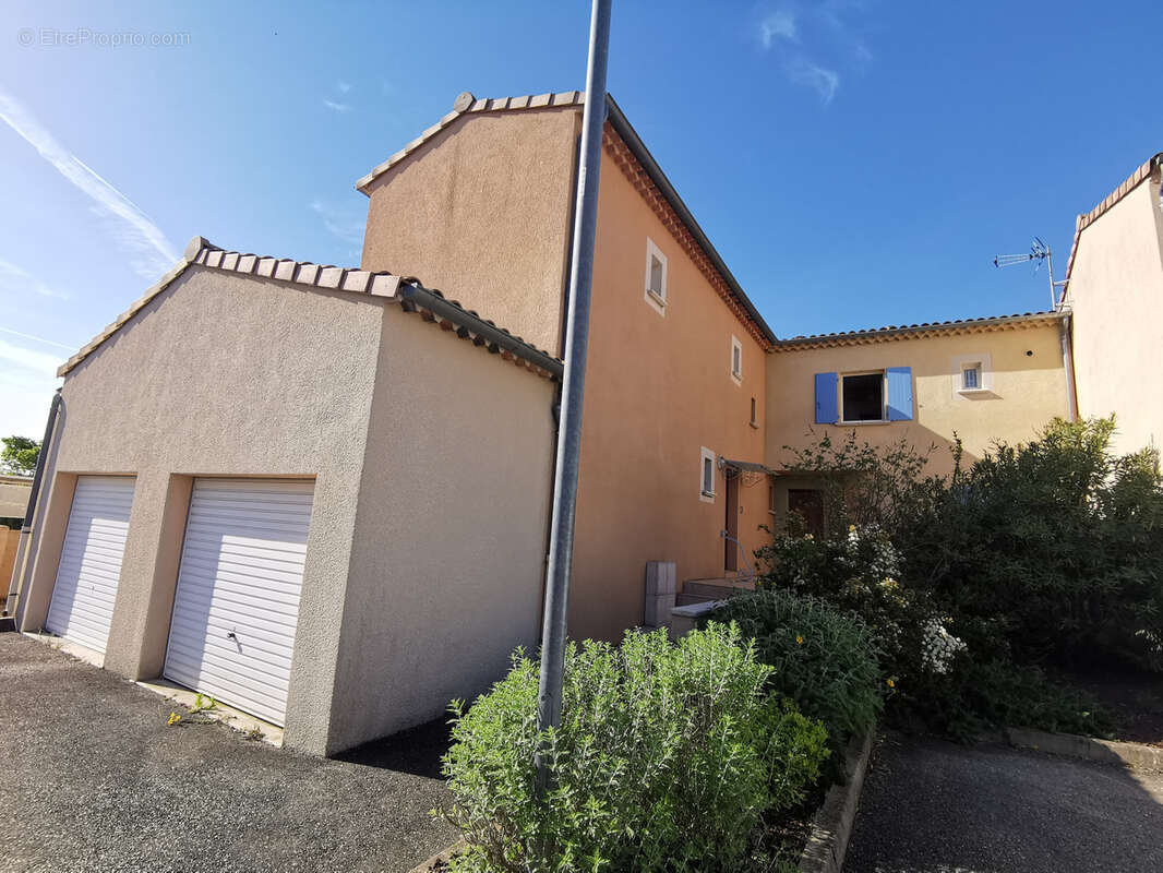 Appartement à SAINT-PAUL-TROIS-CHATEAUX