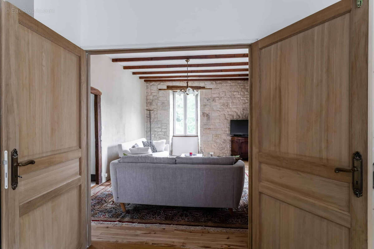Maison à MONTCUQ