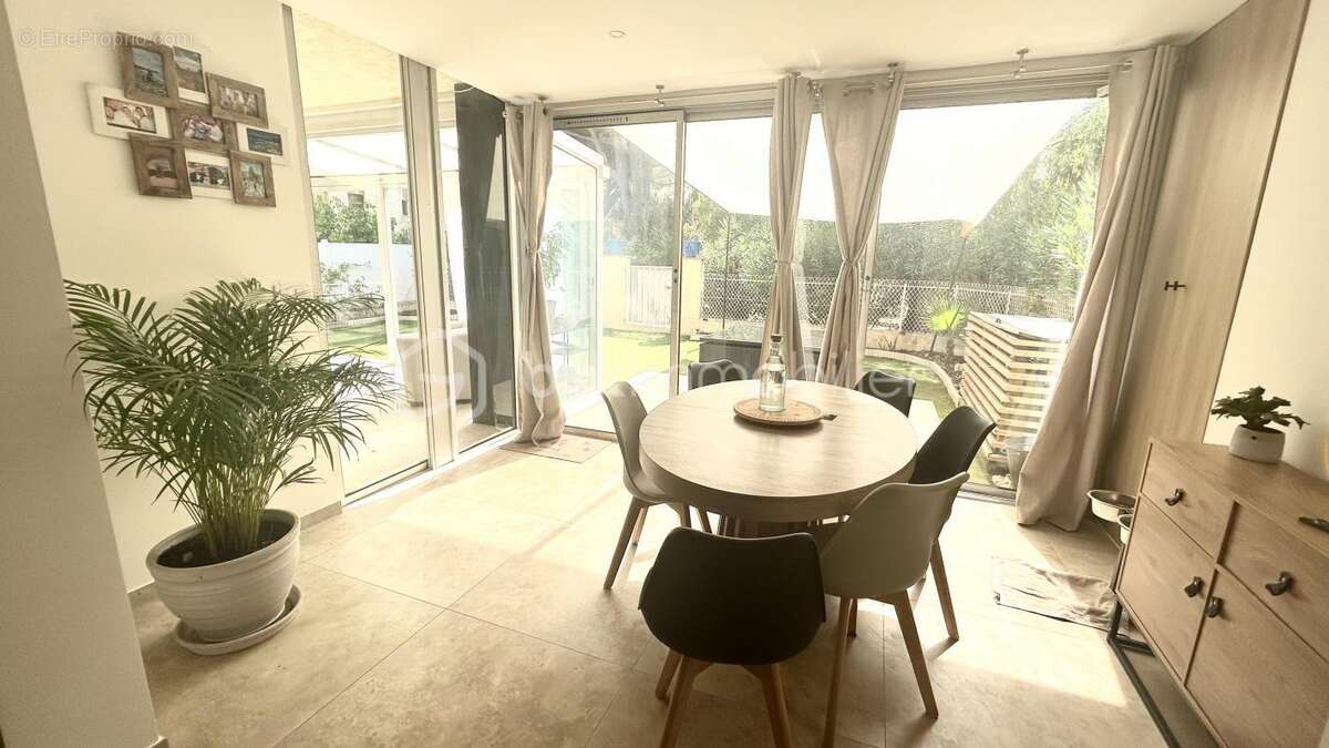 Appartement à SANARY-SUR-MER