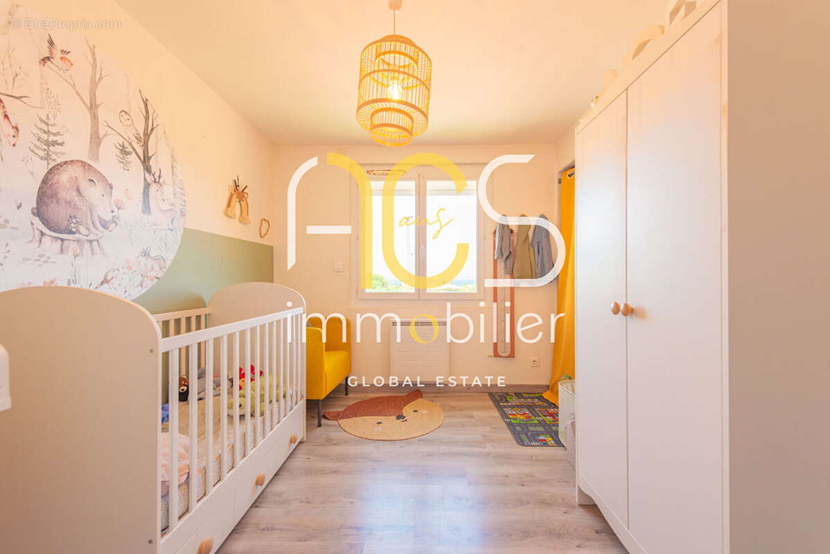 Appartement à CHATEAUNEUF-LES-MARTIGUES