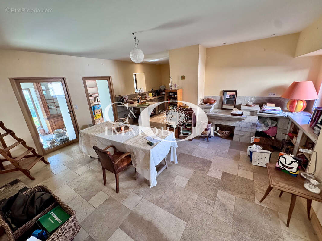 Maison à ROCHESERVIERE