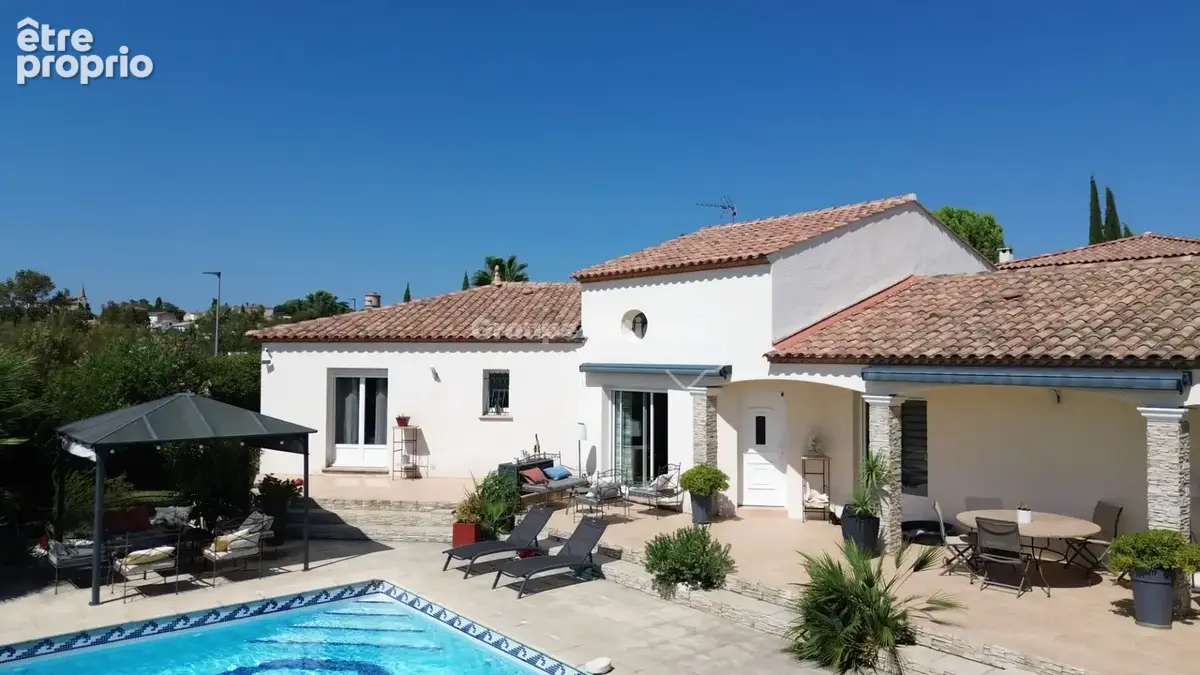 Entre Vignes, à VERARGUES  découvrez cette  villa de plain-pied avec dépendance et piscine - photo 2