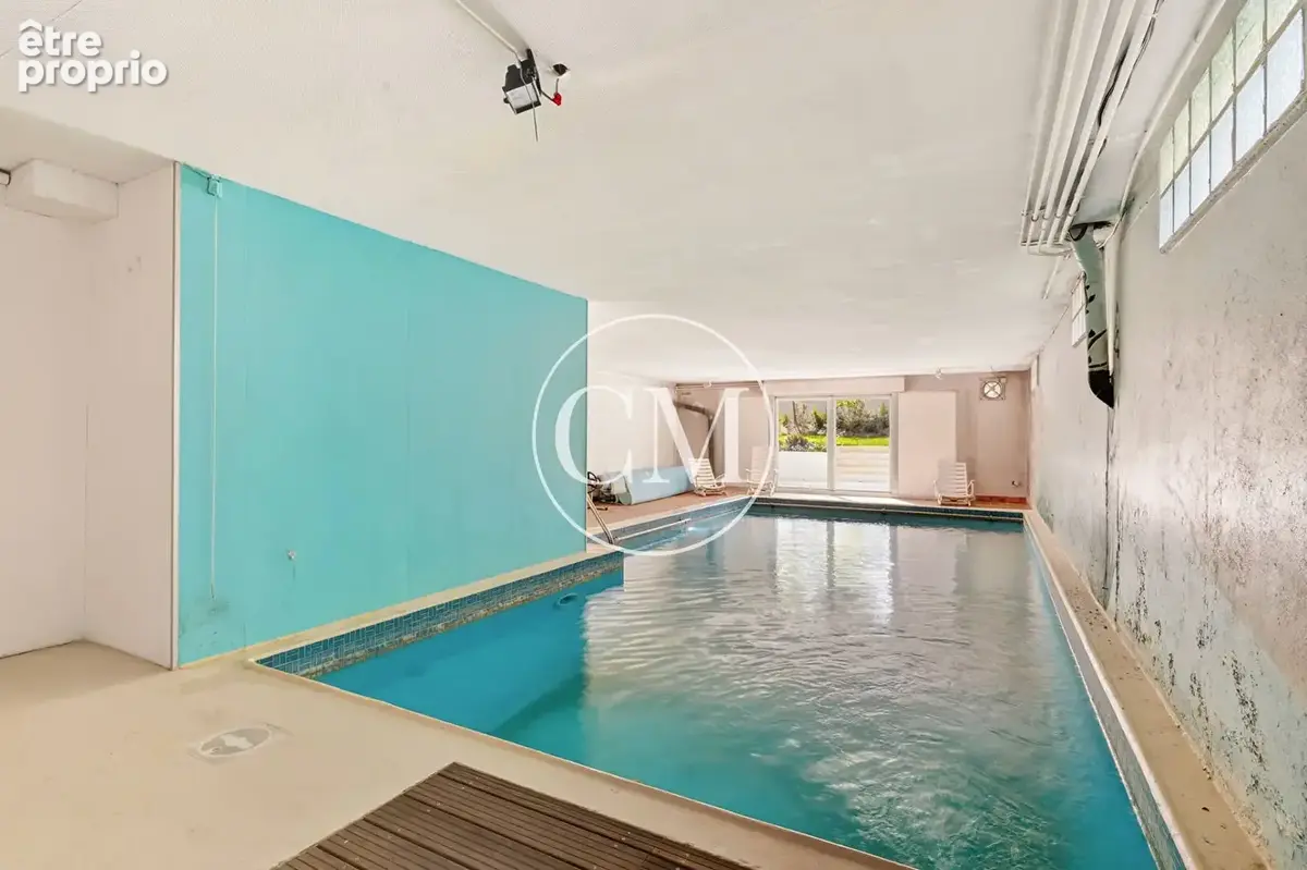 Versailles élégante maison familiale avec piscine intérieure et jardin - photo 16