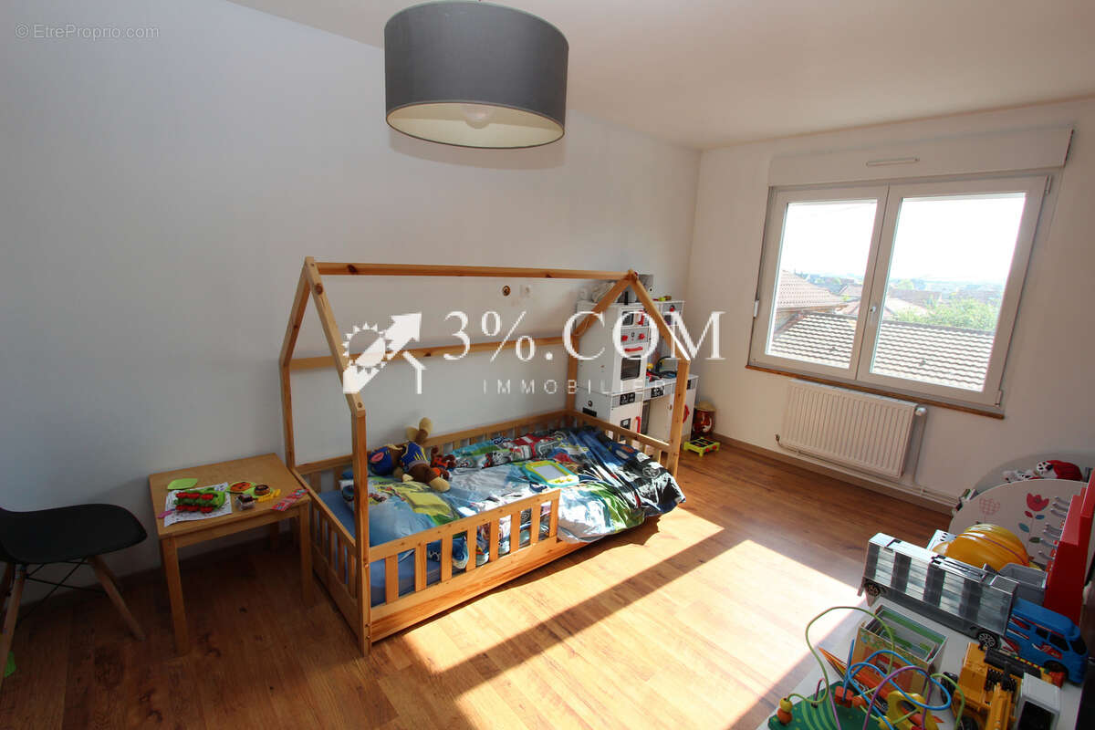 Maison 88 m2 - 2 chambres -1 bureau - Jardin - Garage - photo 3