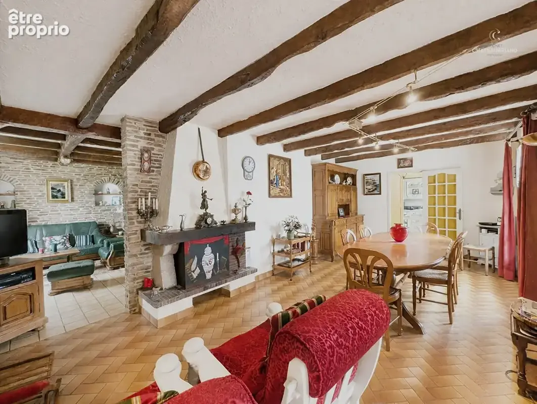Maison familiale de 247 m² à vendre à Roz-sur-Couesnon - 7 chambres - Terrain de 2 000 m² - Proche bourg et commerces - photo 2