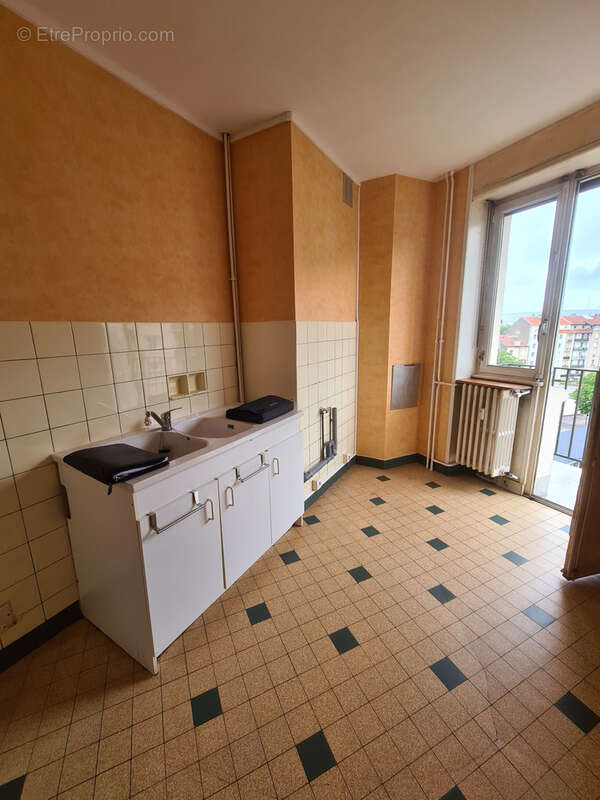 Appartement F5 à nénover - photo 3
