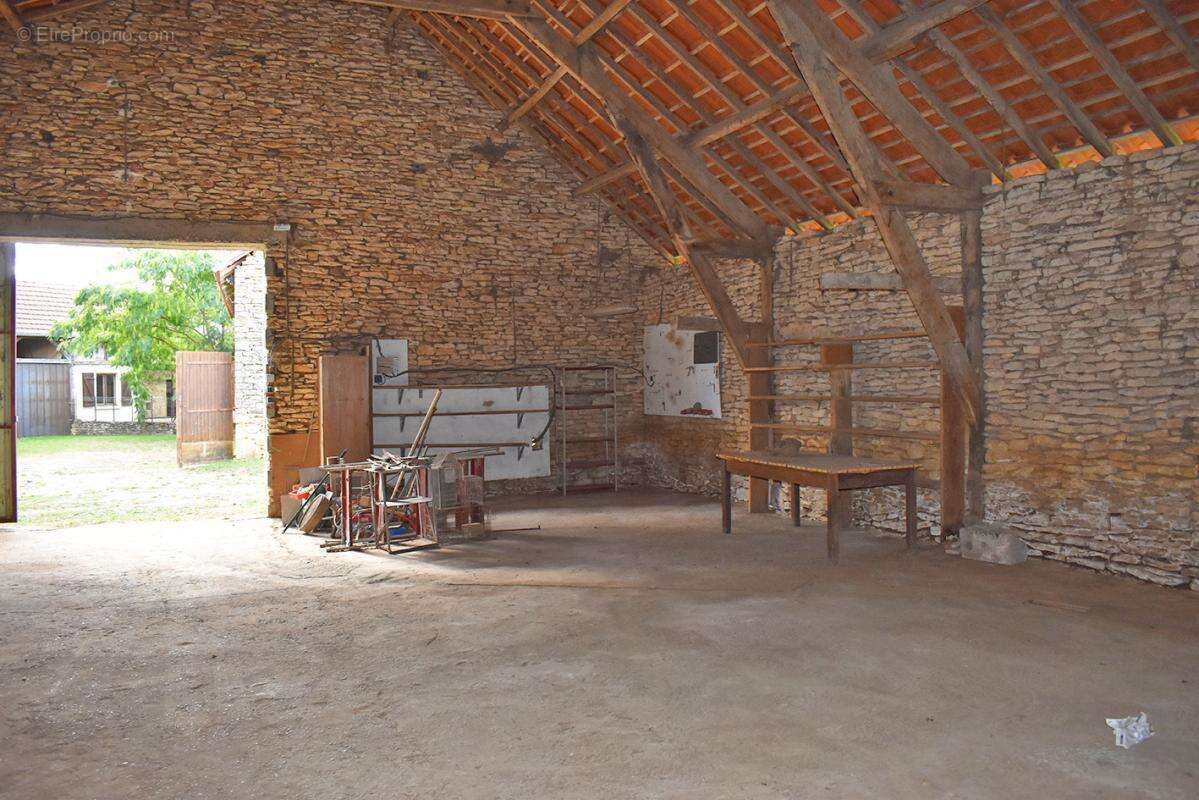 Corps de ferme Saint Genies 289 m2 - photo 12