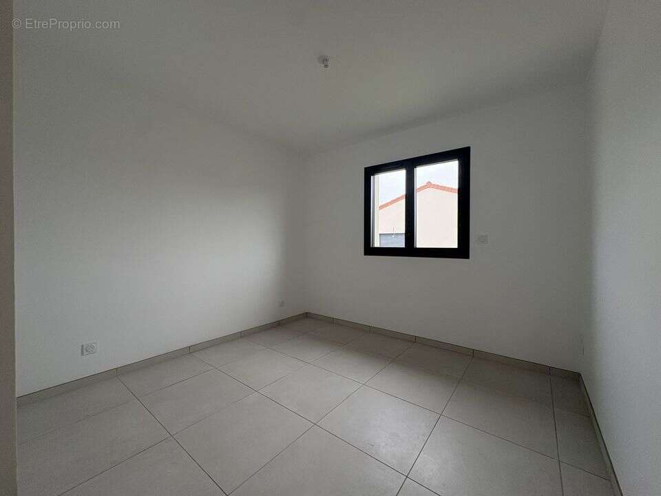 Maison à COGNAT-LYONNE