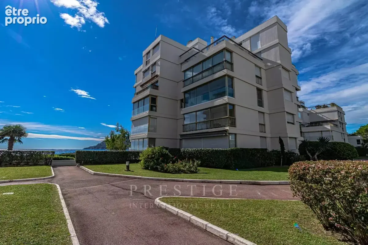 Magnifique 2 pièces  vue mer , cave, parking, piscine et tennis - photo 7