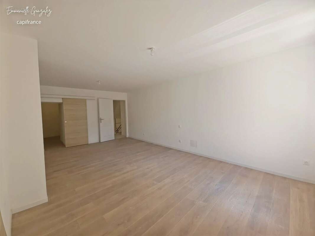 Maison de caractère entièrement rénovée 200m² avec 5 chambres ROUJAN (34) - photo 35