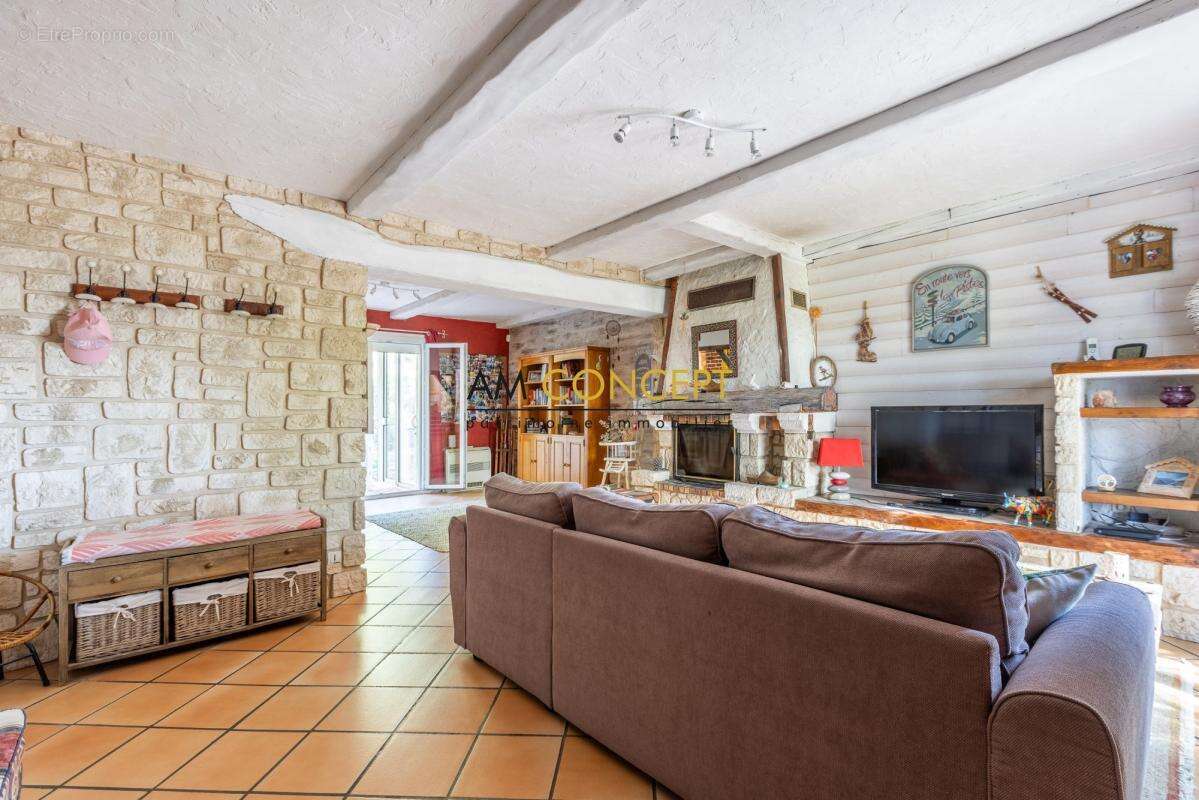 Maison à BERRE-LES-ALPES