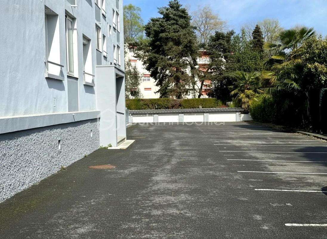 Parking à PAU