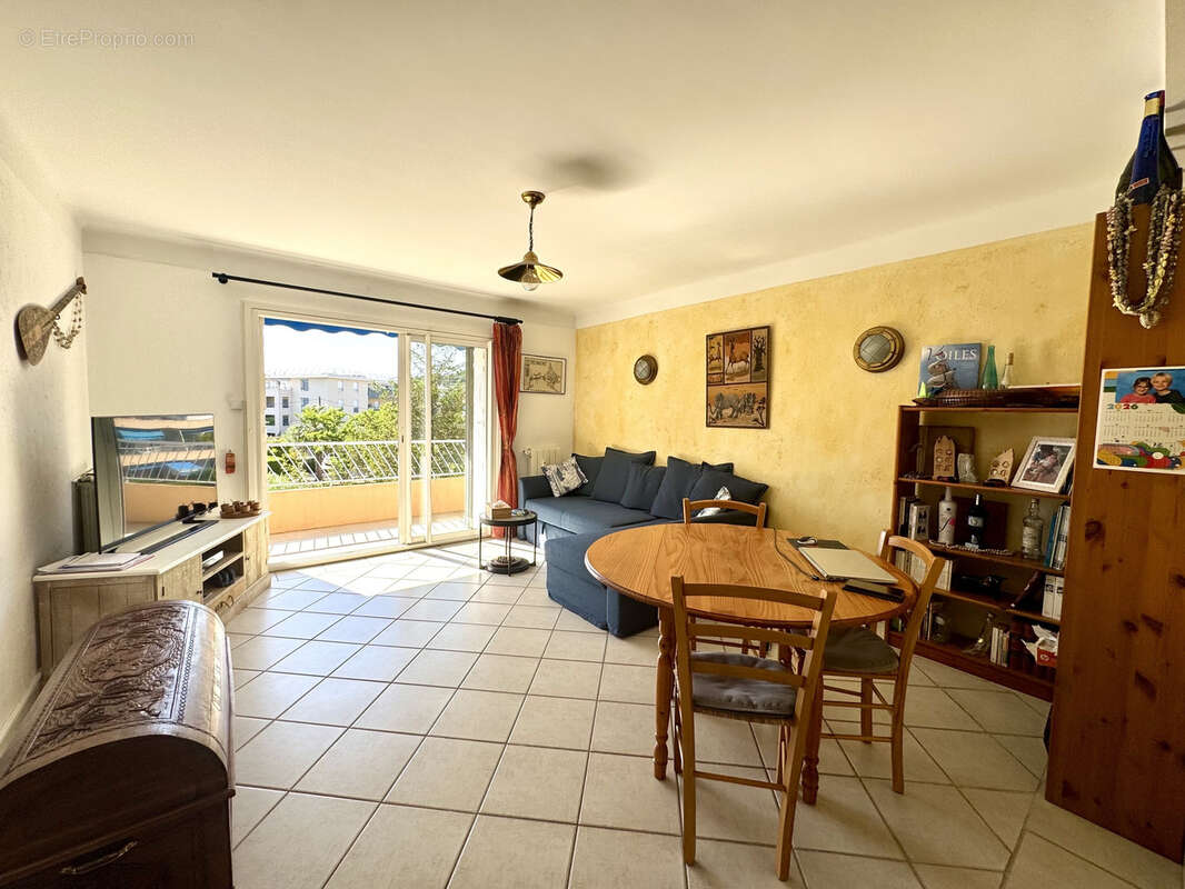 Appartement à SIX-FOURS-LES-PLAGES