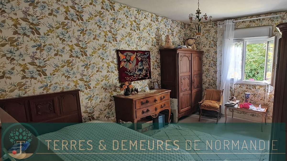 Maison d'environ 65m² avec deux chambres, implantée sur un terrain de 450 m², située sur la commune de Petit-Caux. - photo 6