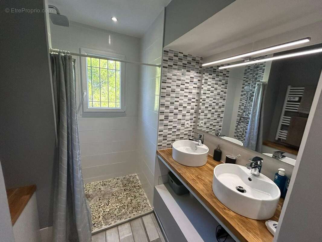 Maison à CHATEAUNEUF-DE-GADAGNE