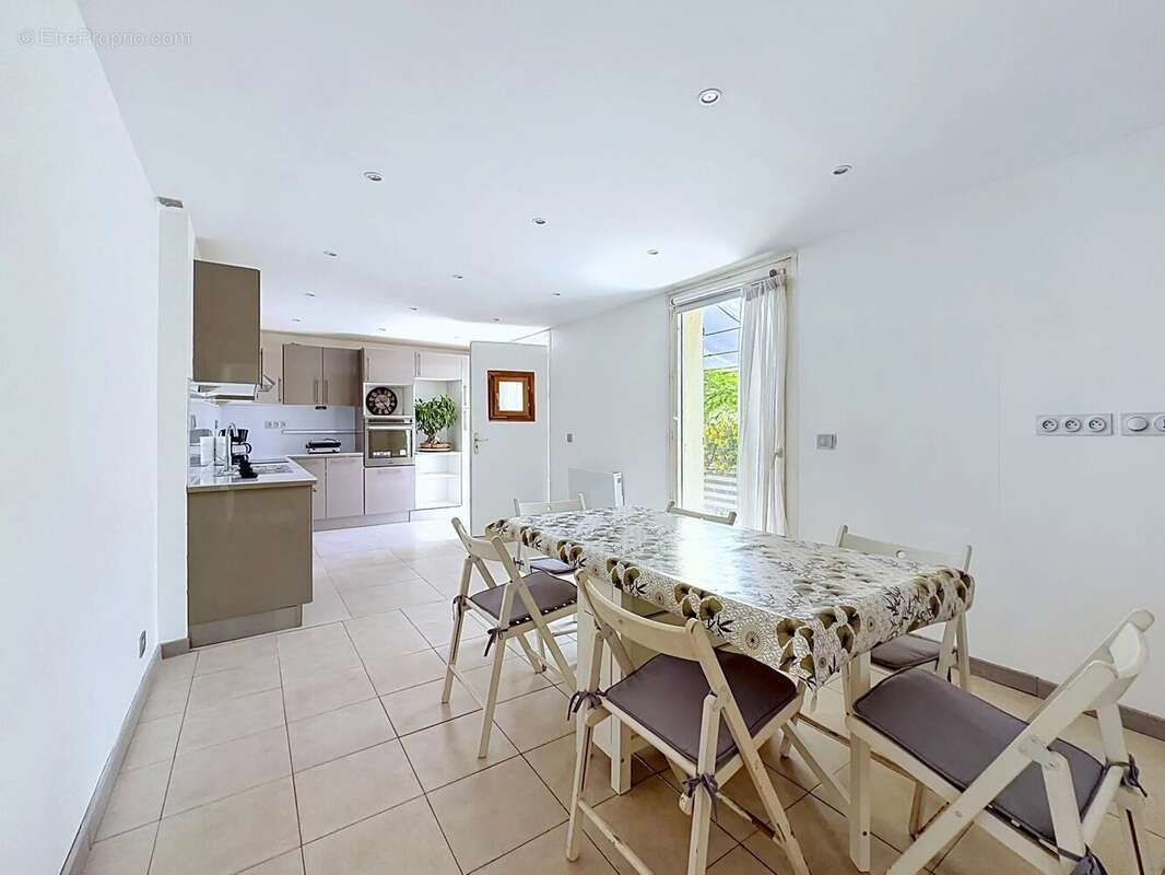 Très jolie maison individuelle de 115m2 avec terrain et piscine - LEVENS - photo 13