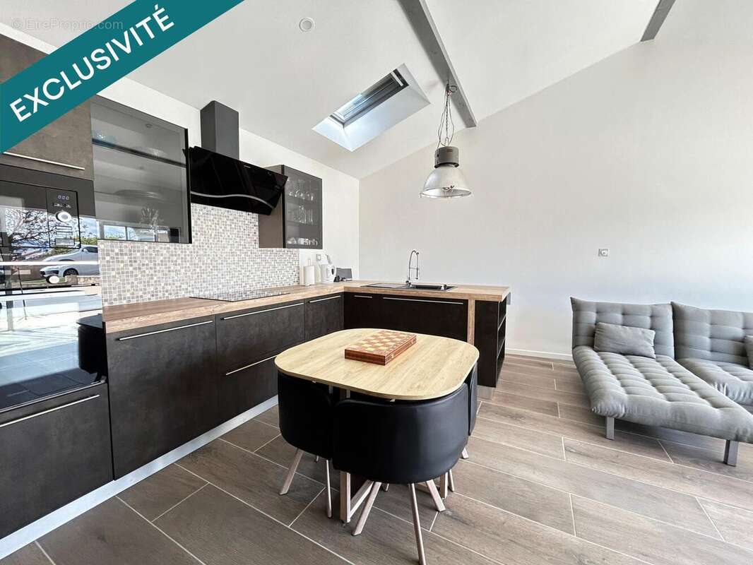 Maison 175 m² à Saint-Marcel-Les-Sauzet  - photo 8