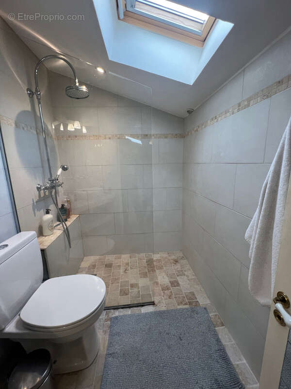 Appartement à COLLONGES-AU-MONT-D'OR