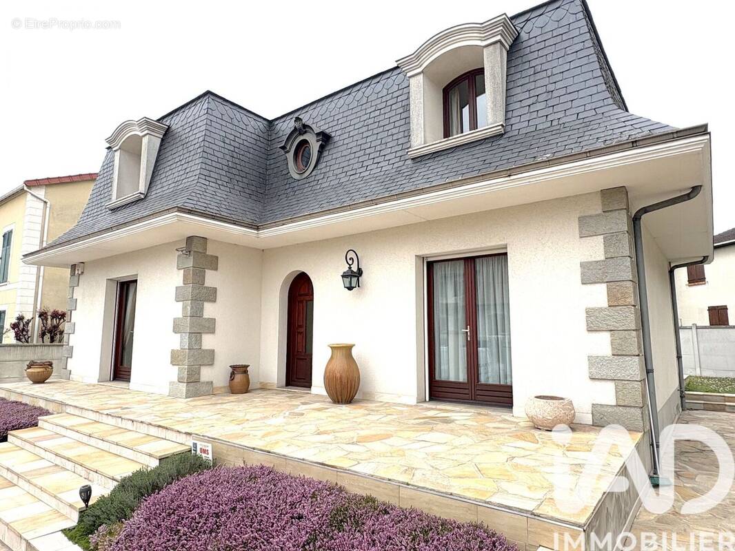 Photo 1 - Maison à LIVRY-GARGAN