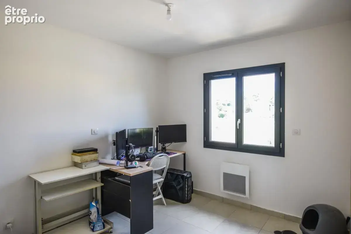 Superbe maison neuve avec DPE A, trois chambres, jardin et garage à Domazan ! - photo 8