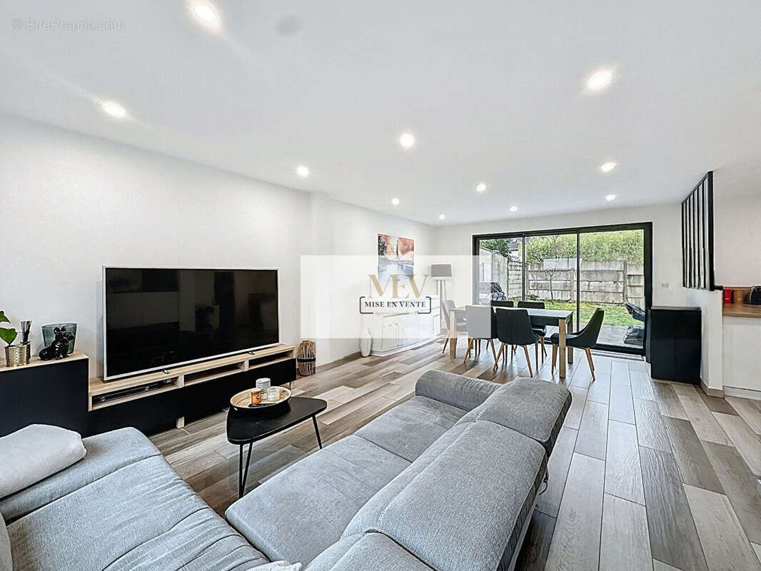 Maison à BRY-SUR-MARNE