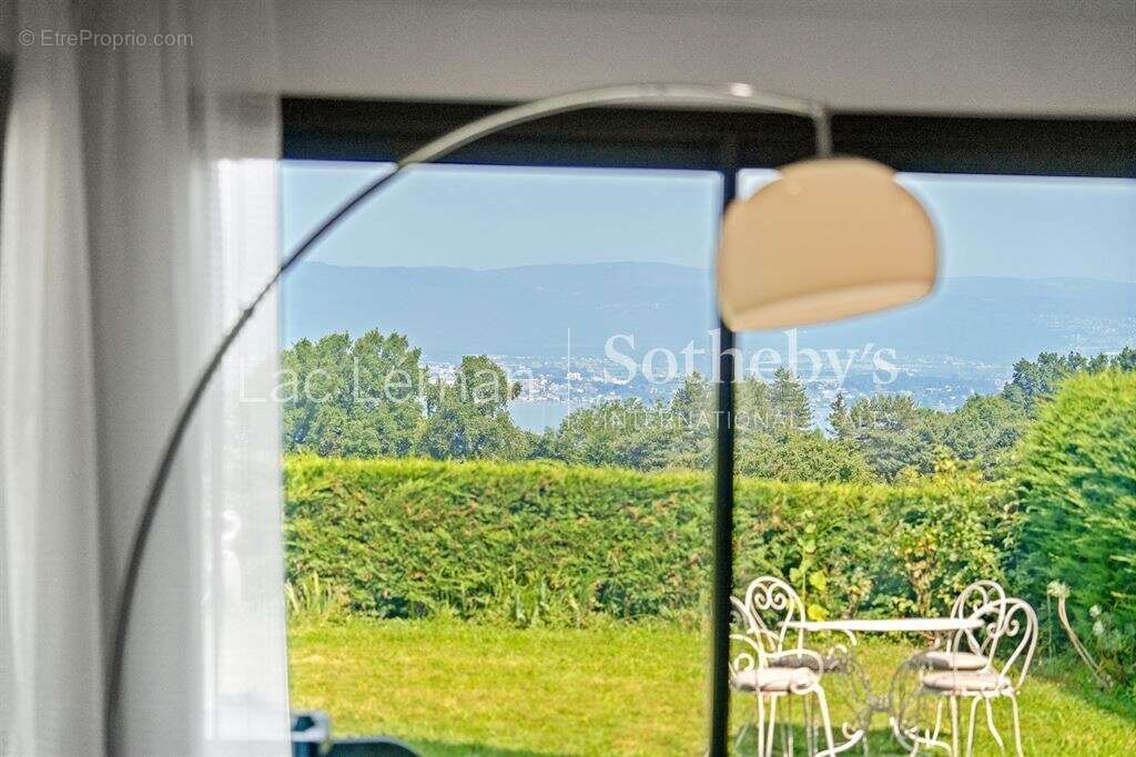 Elégante Villa Contemporaine vue lac - photo 2
