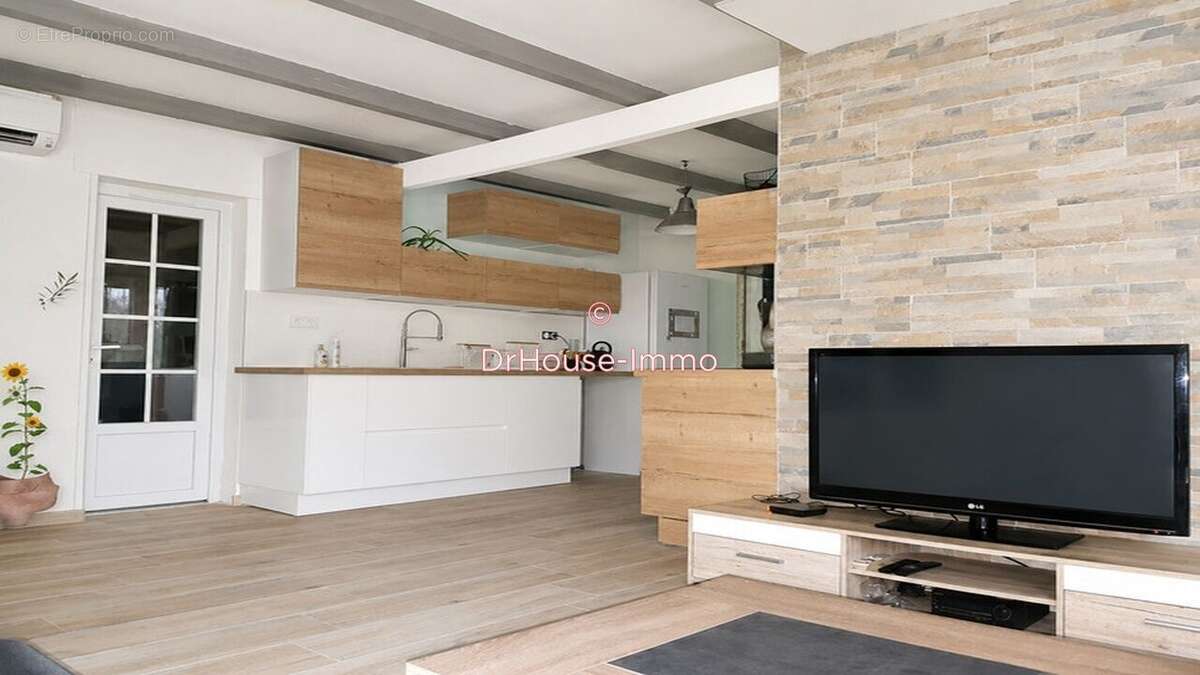 Maison à COURS-DE-PILE